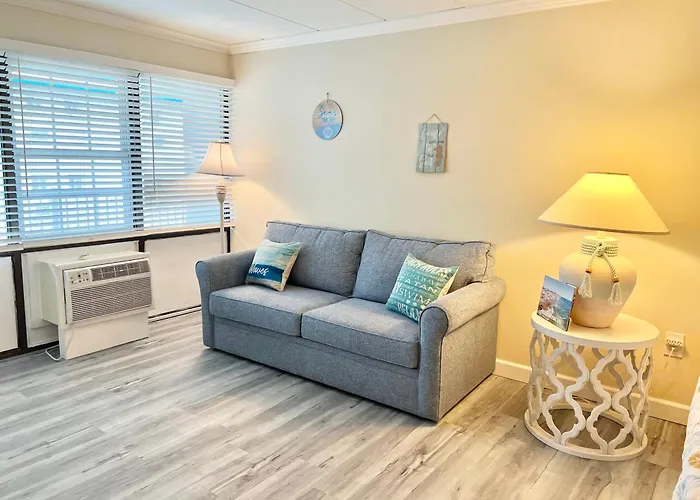 Family Sleeps 4! Beach, Boardwalk, Pool And Across From Jolly Rodgers! Ocean City