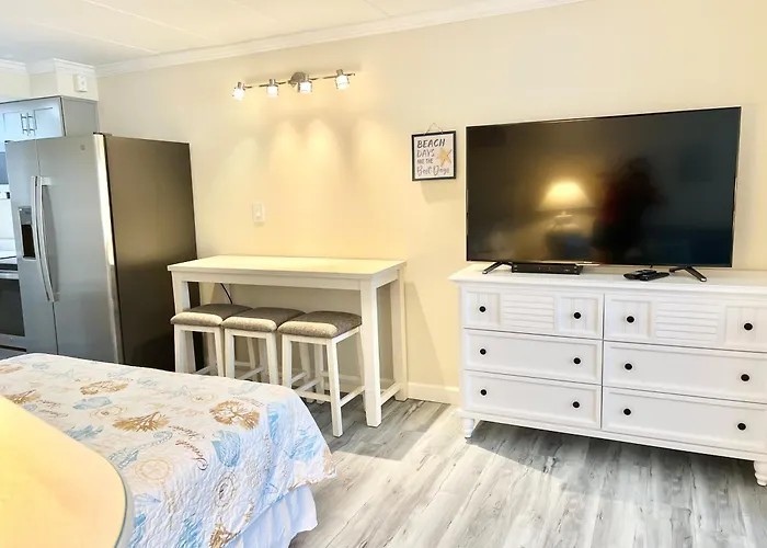 Apartment Family Sleeps 4! Beach, Boardwalk, Pool And Across From Jolly Rodgers! *