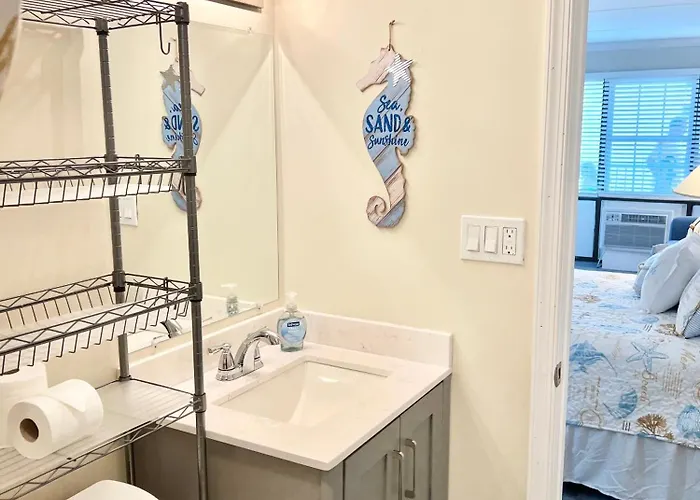 Apartment Family Sleeps 4! Beach, Boardwalk, Pool And Across From Jolly Rodgers! *