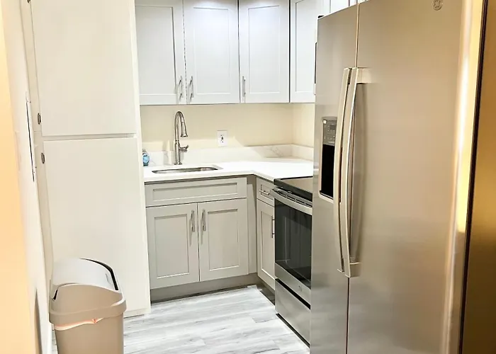 Family Sleeps 4! Beach, Boardwalk, Pool And Across From Jolly Rodgers! Apartment *
